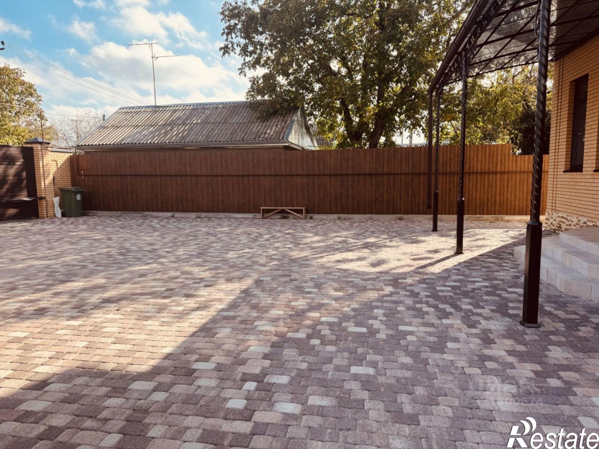 Купить дачу, дом, коттедж за 28 500 000 рублей на Севастопольский переулок, 51