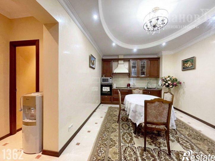 3-комн квартира улица Мира, 284/1,  д. 284/1