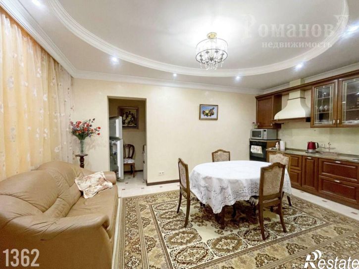 3-комн квартира улица Мира, 284/1,  д. 284/1