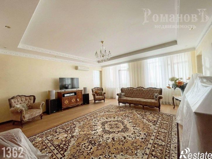 3-комн квартира улица Мира, 284/1,  д. 284/1