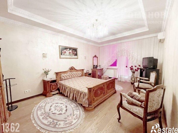 3-комн квартира улица Мира, 284/1,  д. 284/1