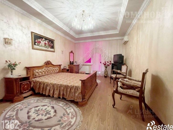 3-комн квартира улица Мира, 284/1,  д. 284/1