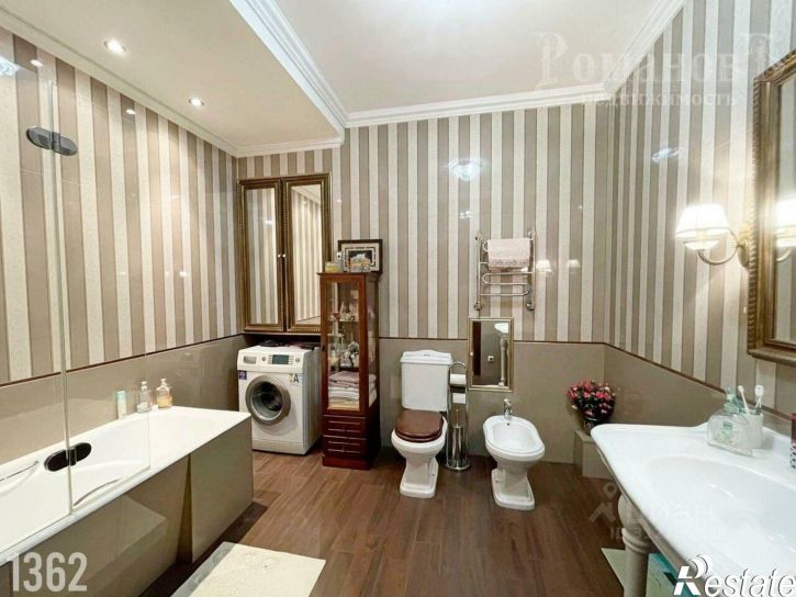 3-комн квартира улица Мира, 284/1,  д. 284/1