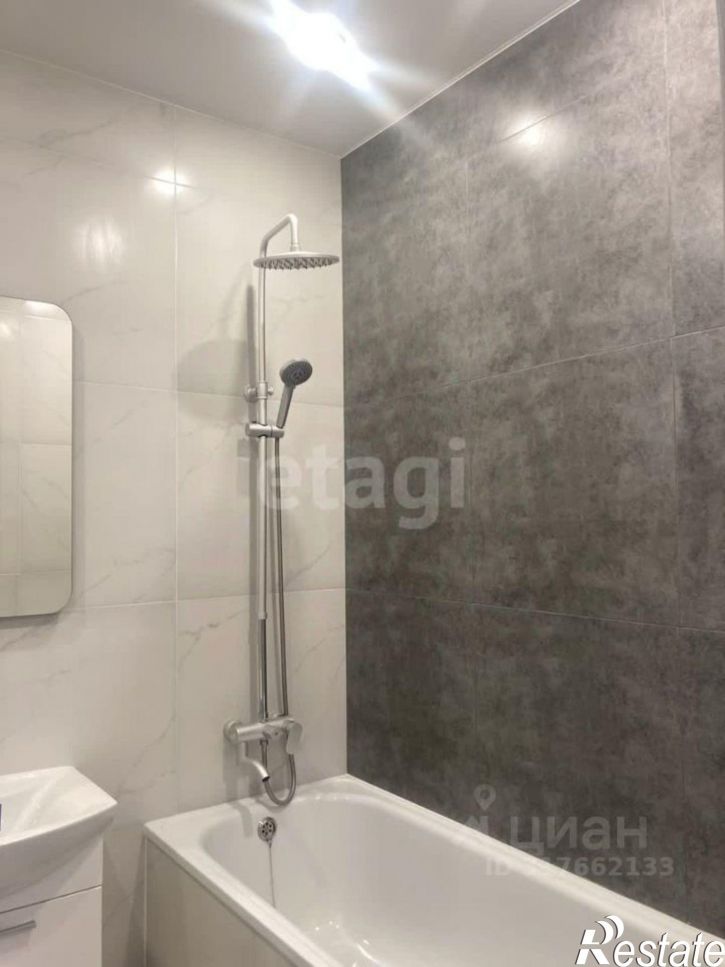 1-комн квартира улица 45-я Параллель, 83,  д. 83