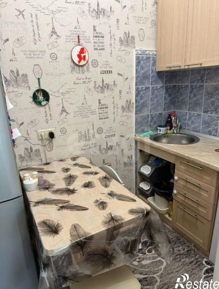 2-комн квартира улица Короленко, 4,  д. 4