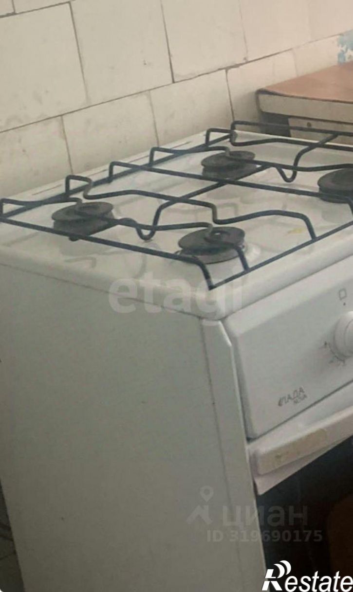 2-комн квартира улица Короленко, 4,  д. 4