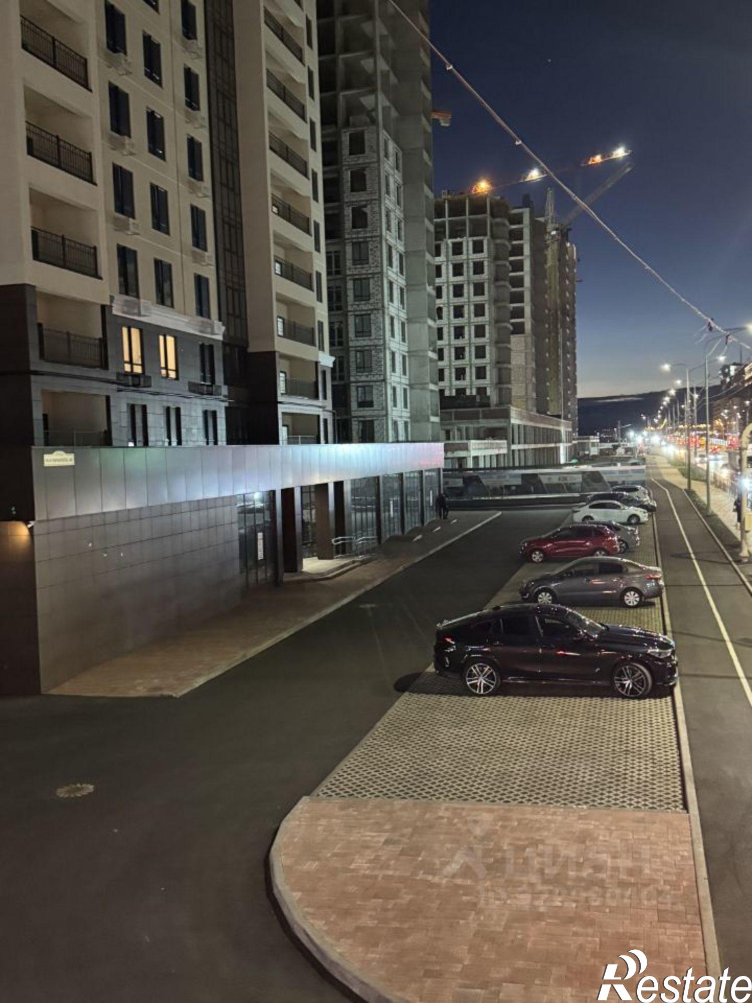 Сдать торговое помещение за 250 000 рублей на улица 45-я Параллель, 46