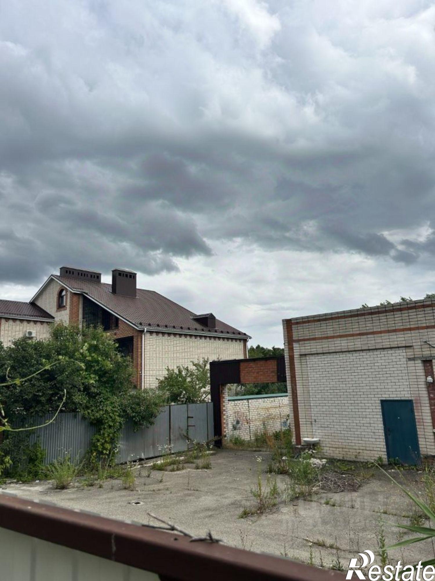 Купить складское помещение за 9 900 200 рублей на улица Добролюбова, 44