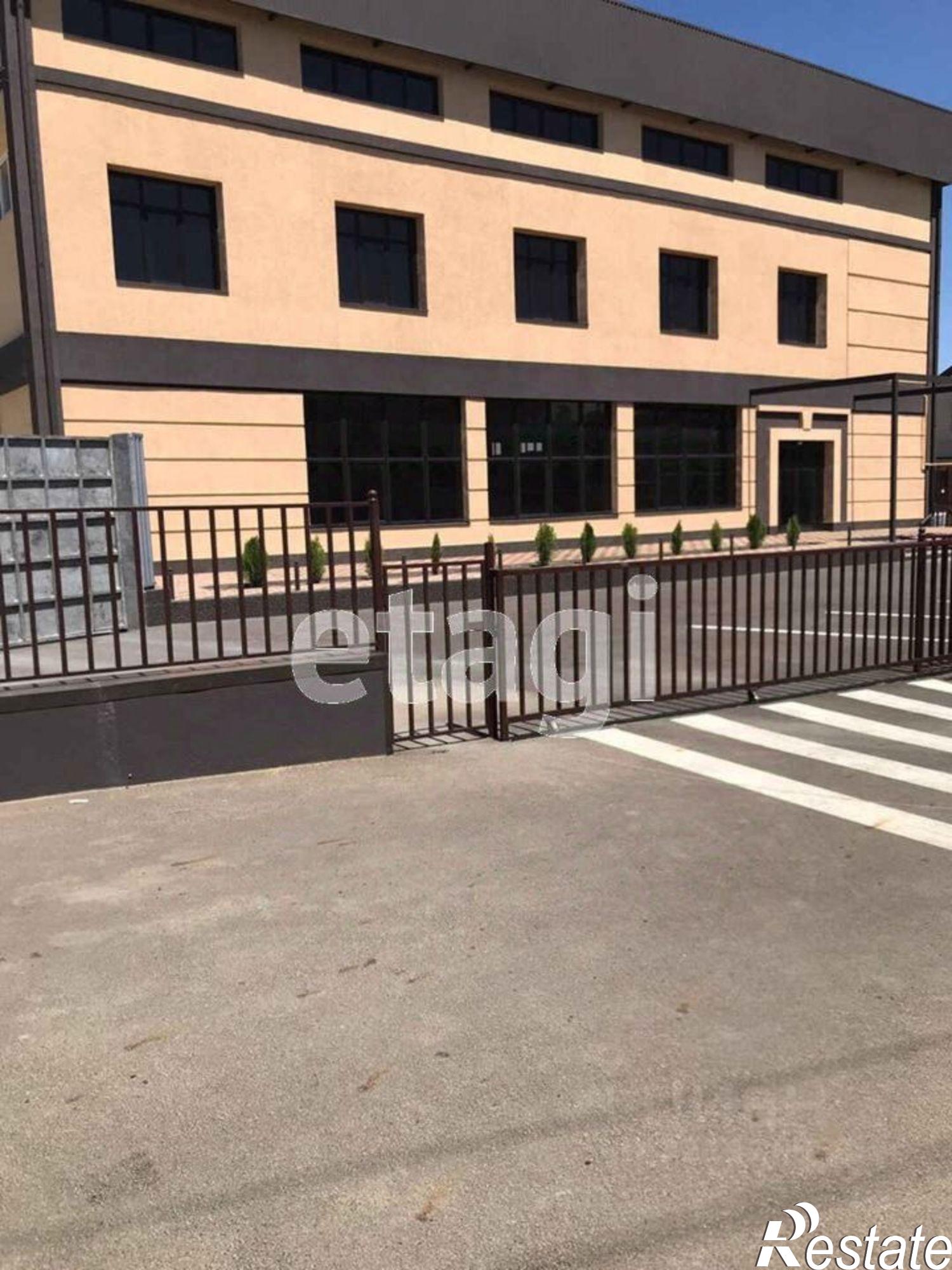 Купить складское помещение за 200 002 000 рублей на проспект Кулакова, 36