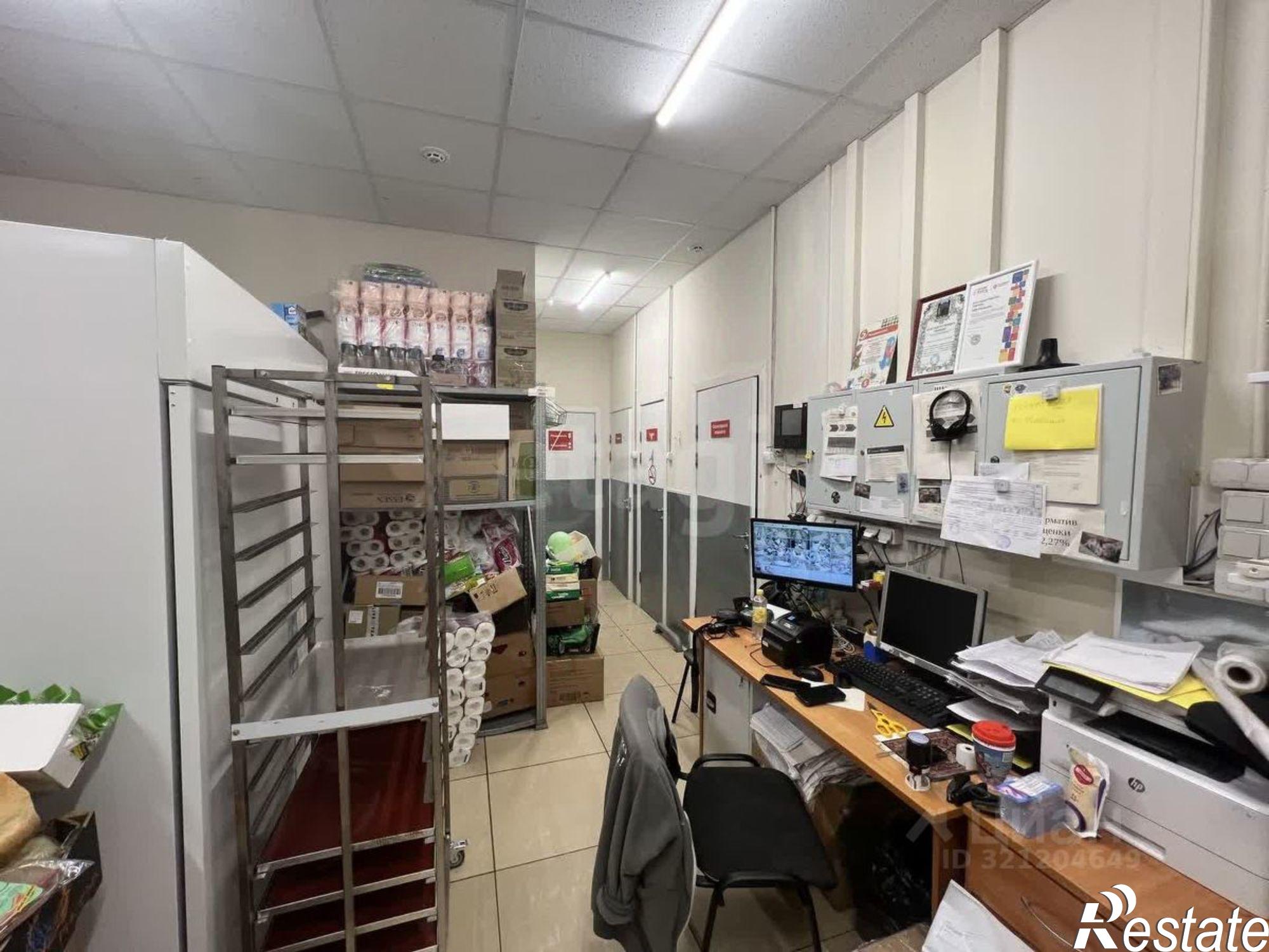 Купить торговое помещение за 44 000 300 рублей на улица Артёма, 41