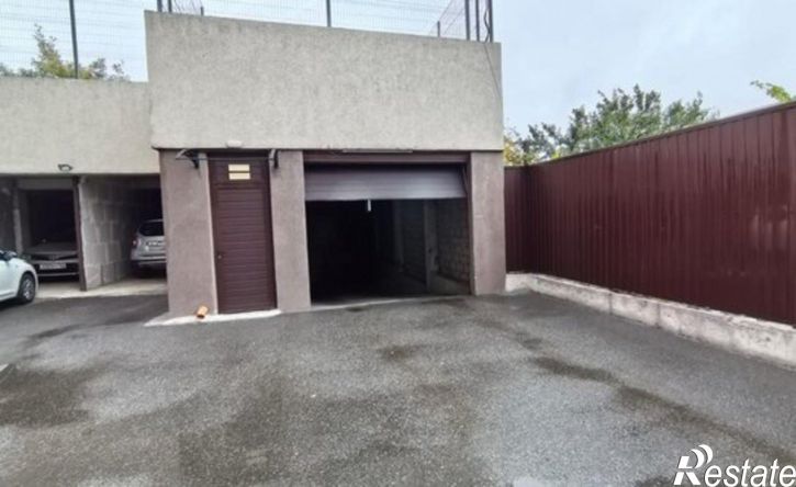 4-комн квартира улица Розы Люксембург, 32,  д. 32