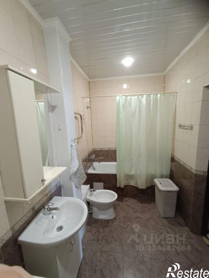 3-комн квартира улица Серова, 468/6,  д. 468/6