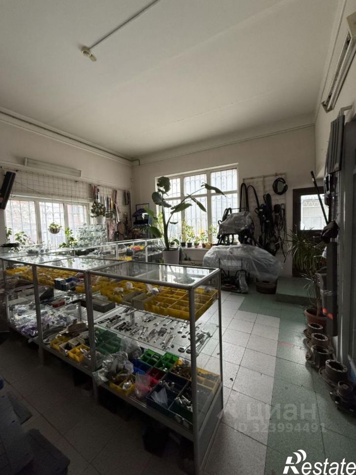 Торговое помещение Заводская улица, 15/6,  д. 15/6