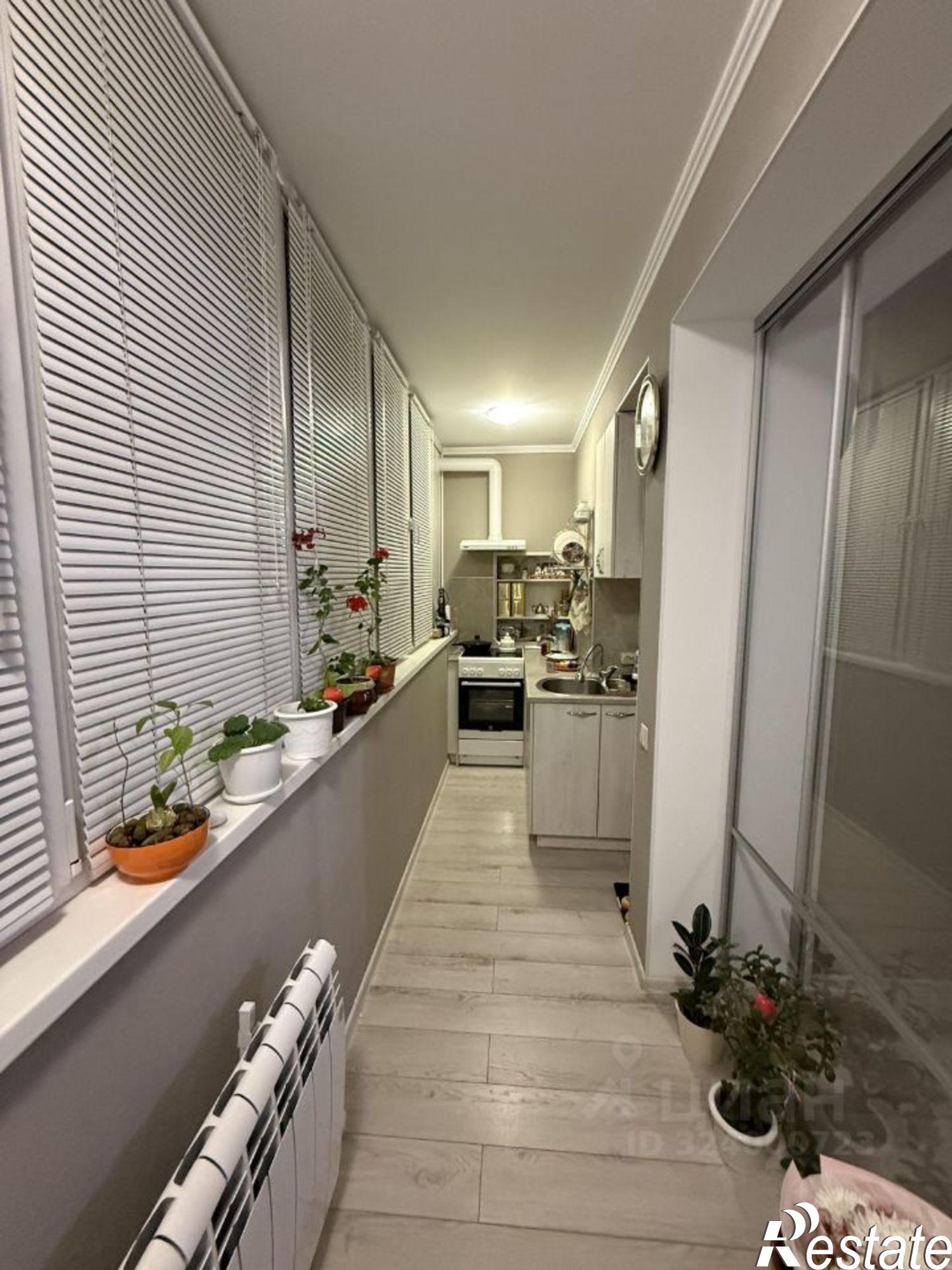 Купить квартиру за 6 100 000 рублей на улица Орджоникидзе, 4