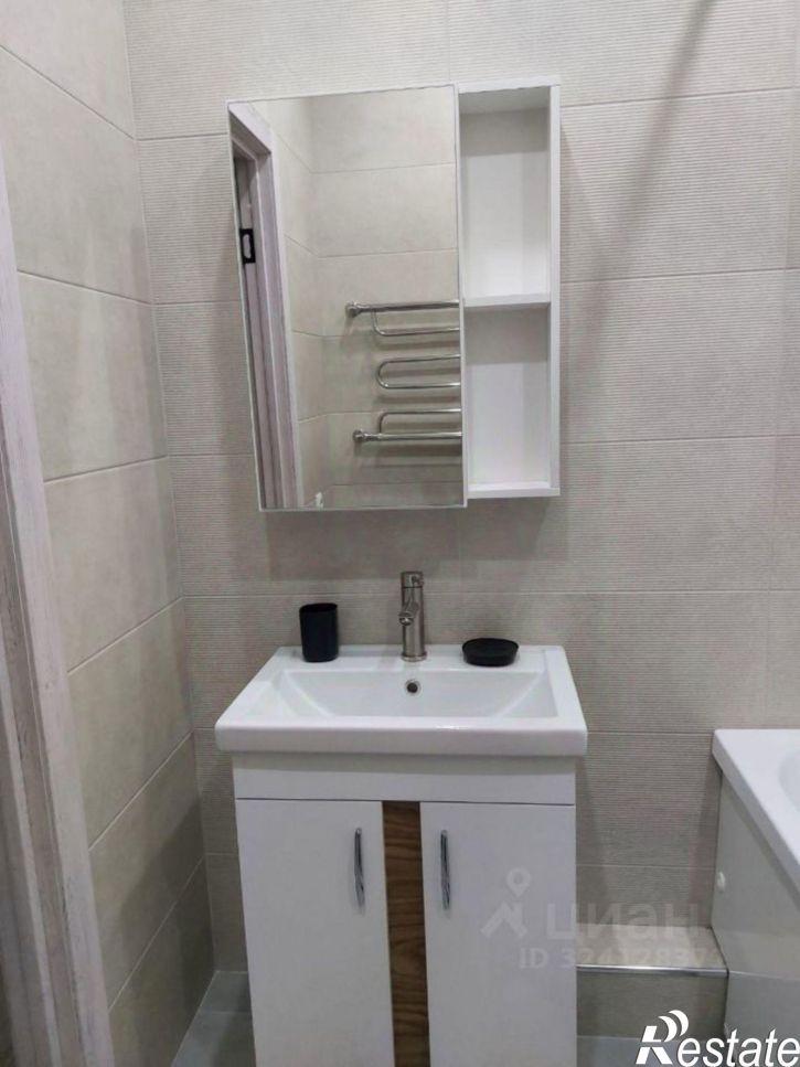 2-комн квартира улица Николая Голодникова, 9,  д. 9