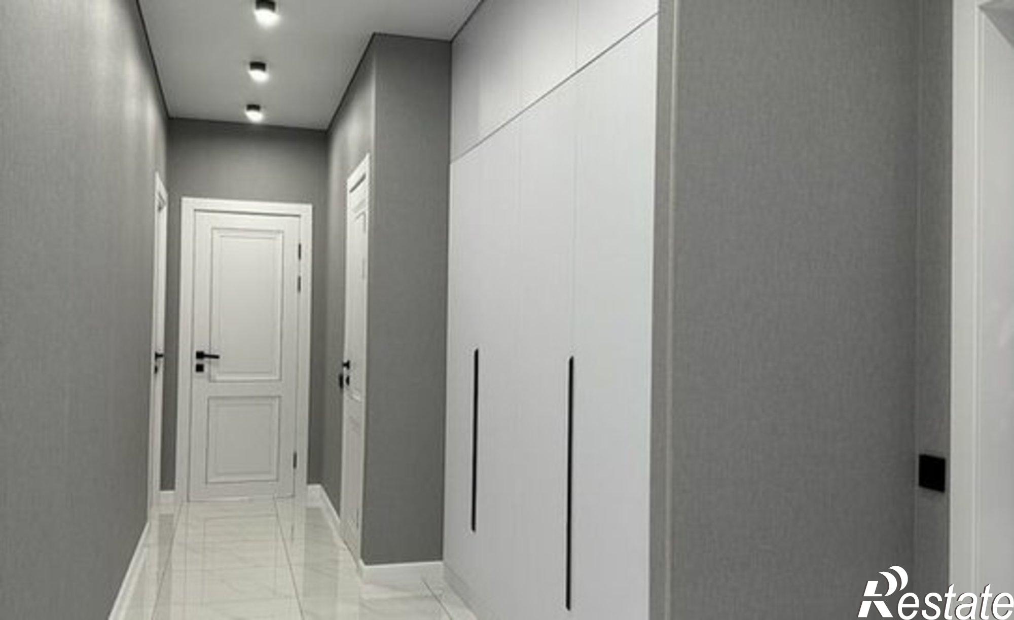 Купить квартиру за 10 400 000 рублей на Гражданская улица, 1/3