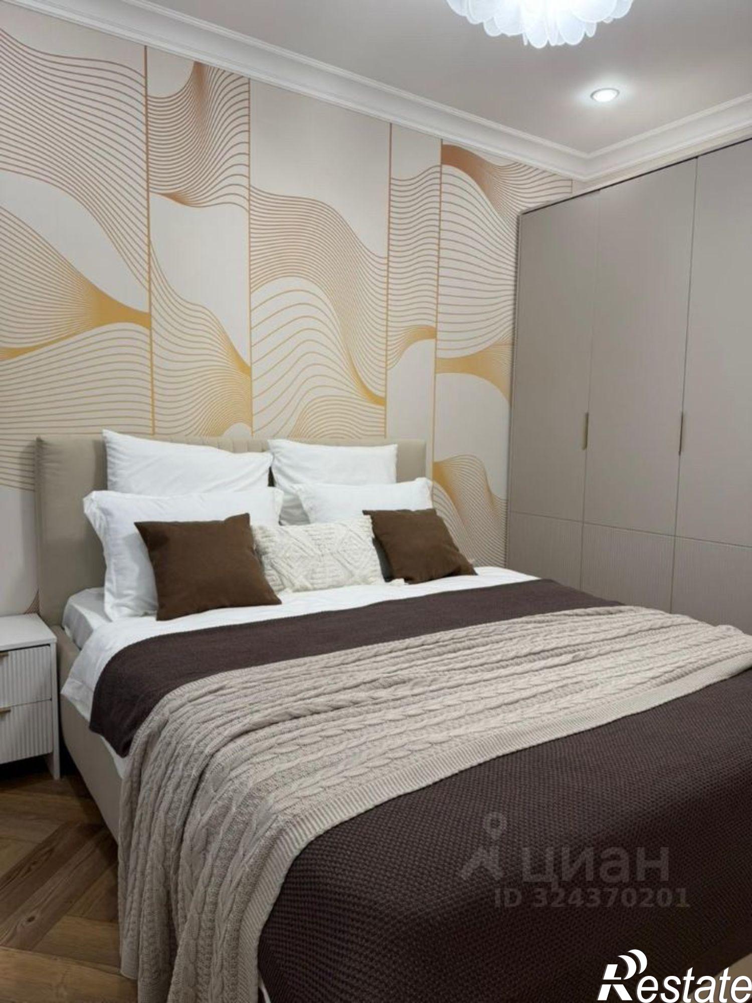 Купить квартиру за 15 000 000 рублей на Российский пр-кт, 15 2