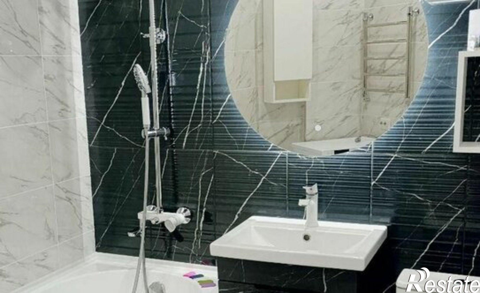 Купить квартиру за 5 450 000 рублей на ул Рогожникова, 19/6