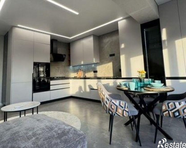 2-комн квартира улица 45-я Параллель, 87,  д. 87