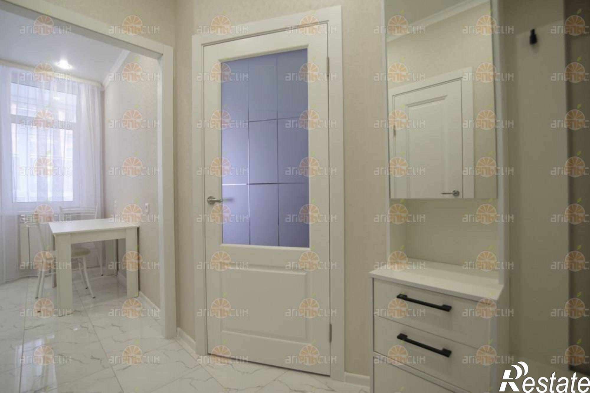 Сдать квартиру за 28 000 рублей на Матрены Наздрачевой, 5/1