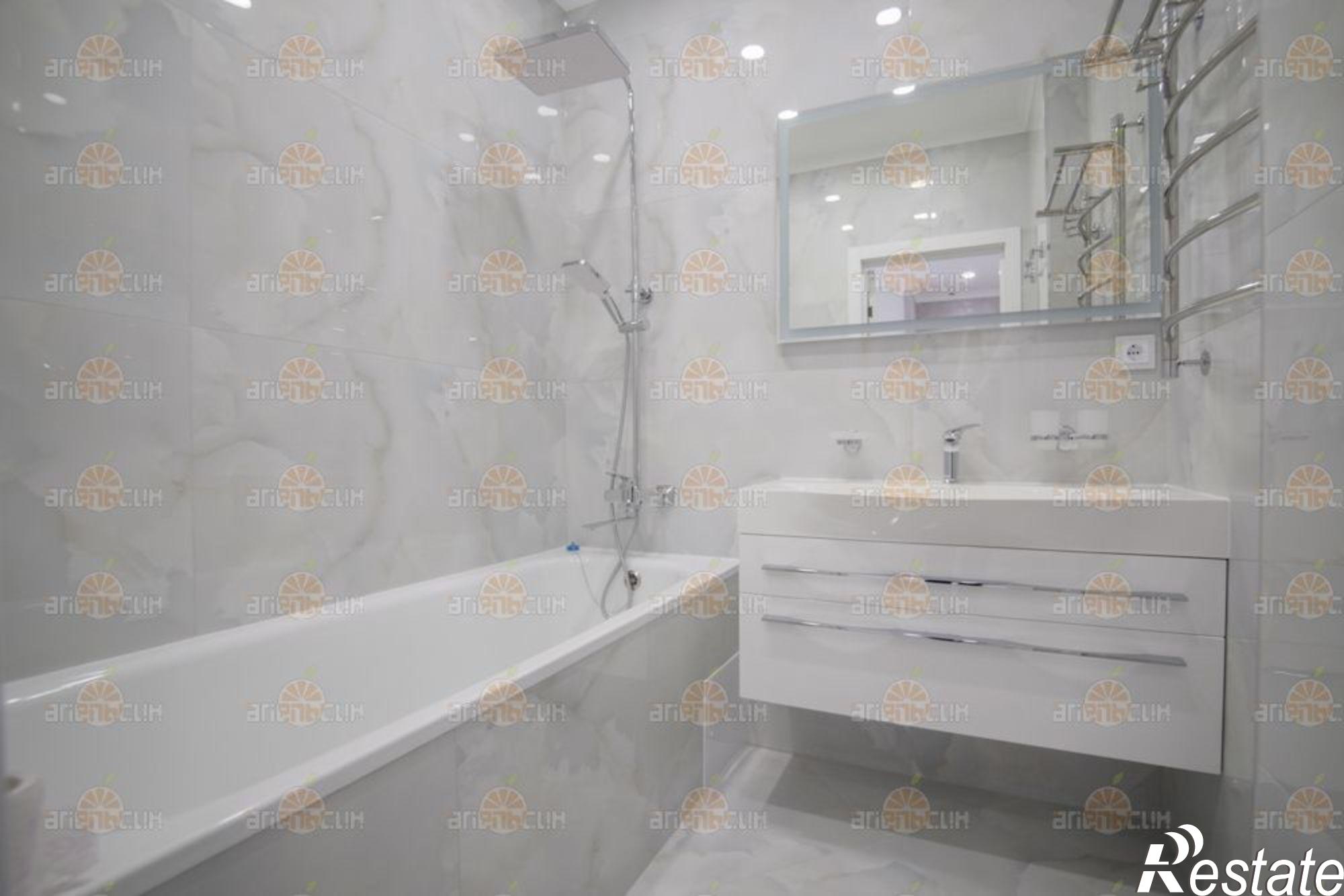 Сдать квартиру за 50 000 рублей на Павла Буравцева, 46/2