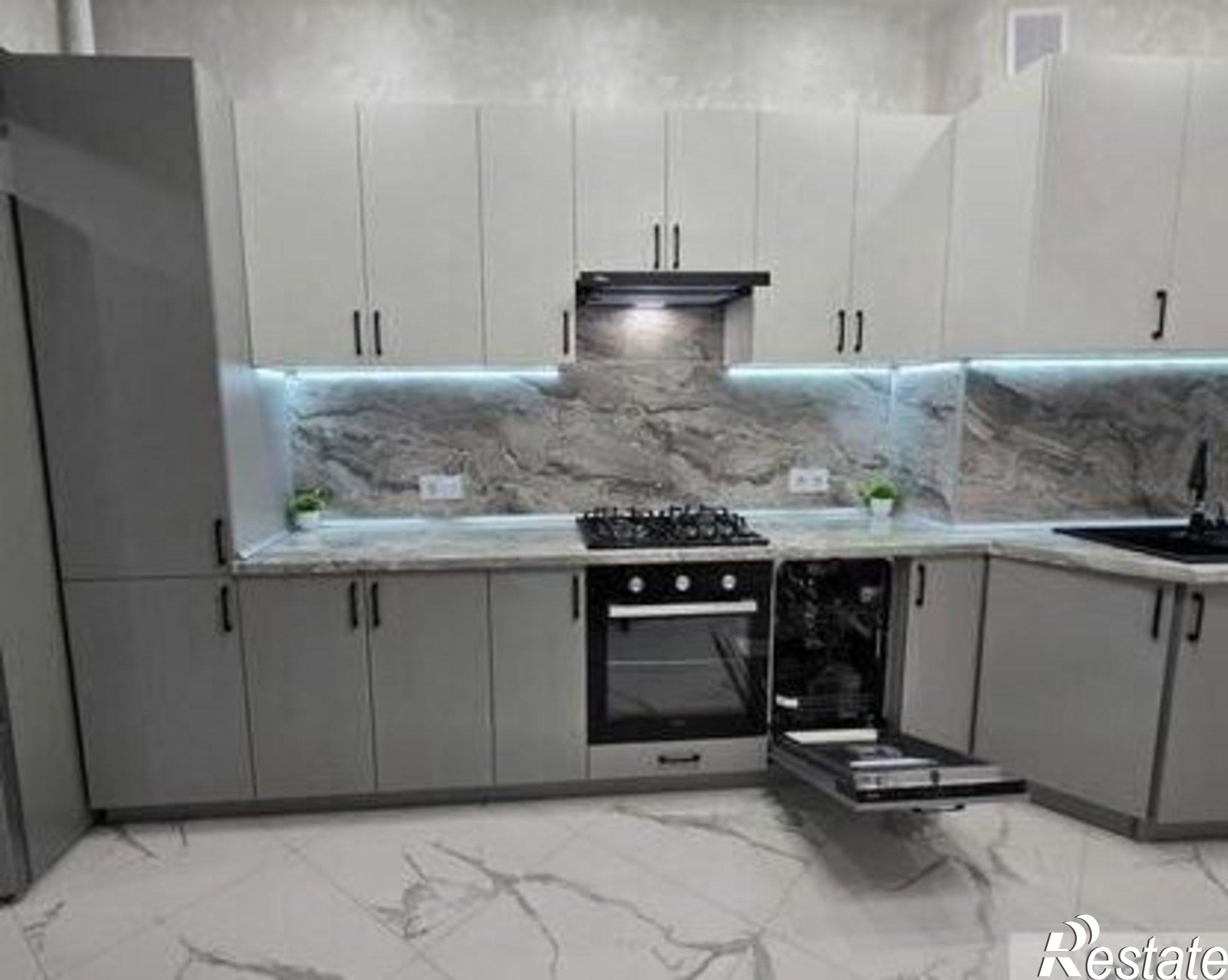 Купить квартиру за 9 000 000 рублей на ул 45 Параллель, 87