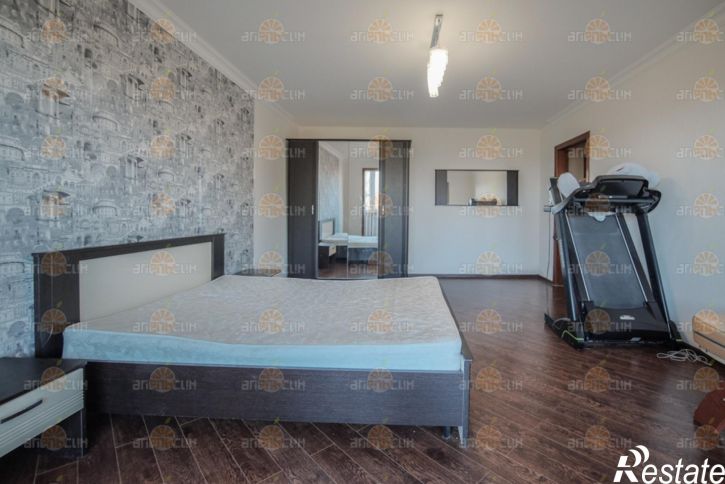 3-комн квартира Макарова, 12/1