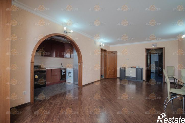 3-комн квартира Макарова, 12/1