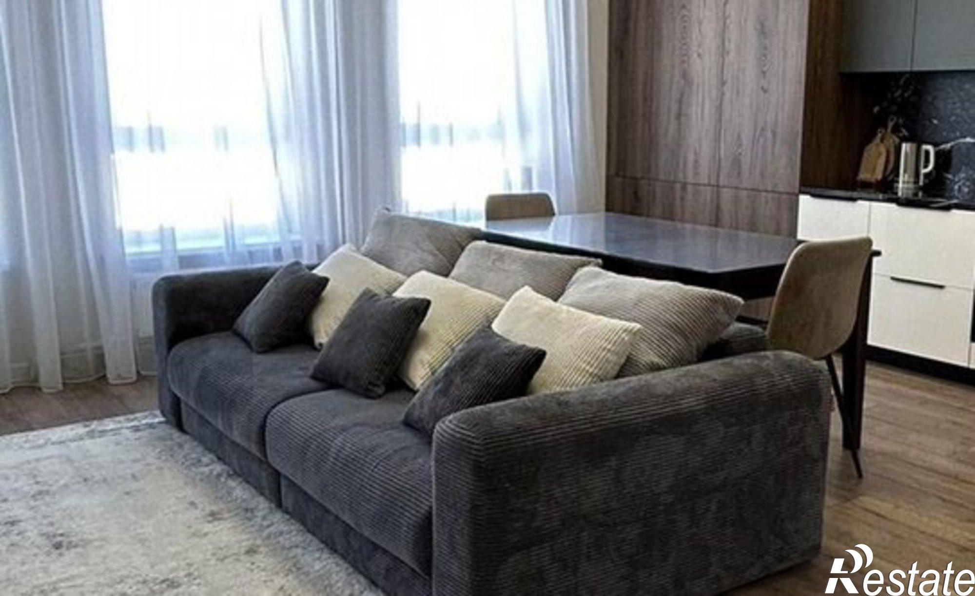 Купить квартиру за 12 800 000 рублей на улица 45-я Параллель, 3