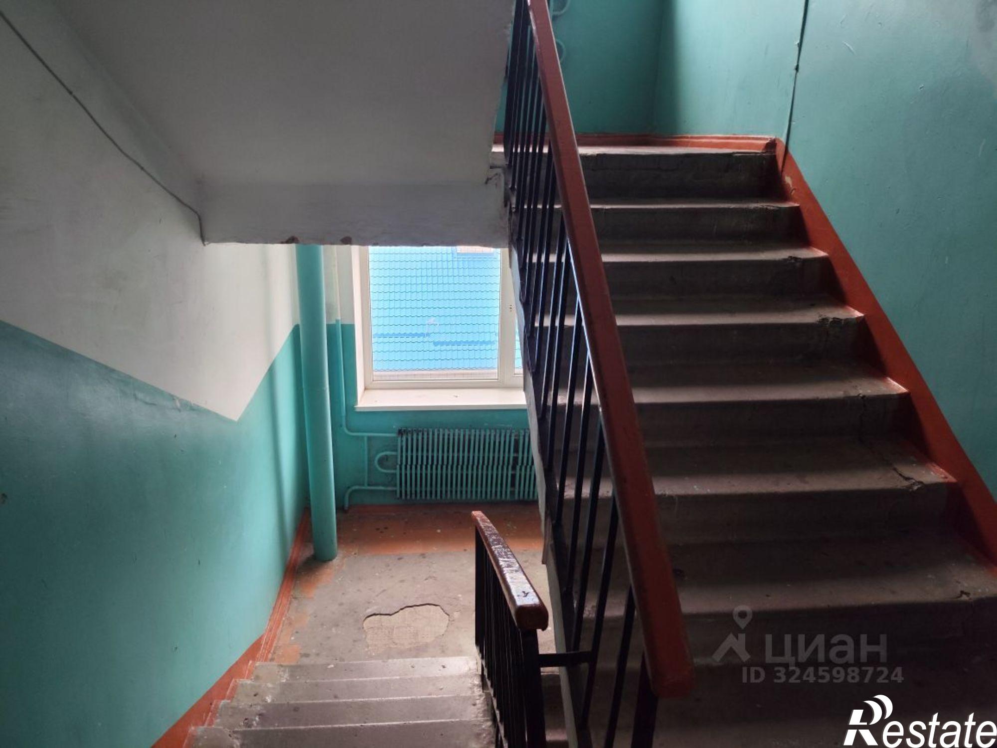 Купить комнату за 650 000 рублей на Гвардейский проезд, 10