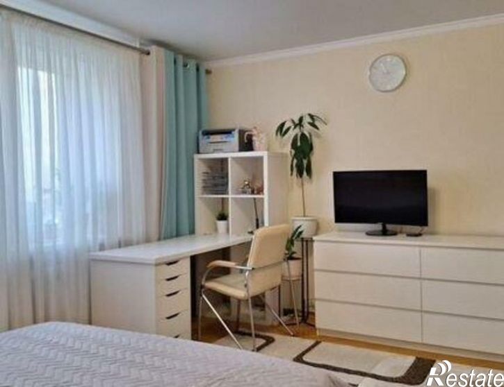 3-комн квартира улица 45-я Параллель, 7А,  д. 7А