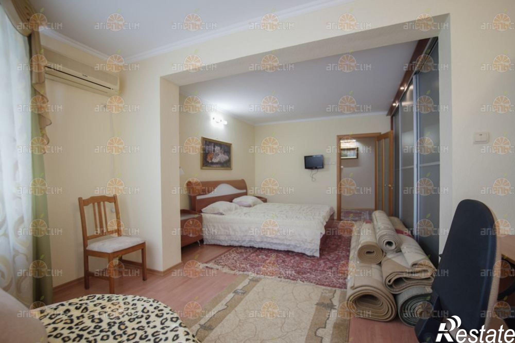 Сдать квартиру за 35 000 рублей на Розы Люксембург, 29