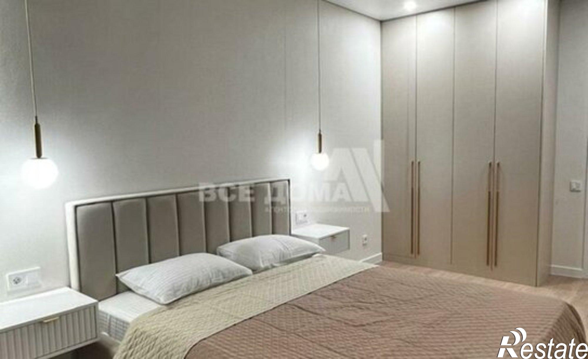 Купить квартиру за 9 800 000 рублей на улица Андрея Голуба, 12к2