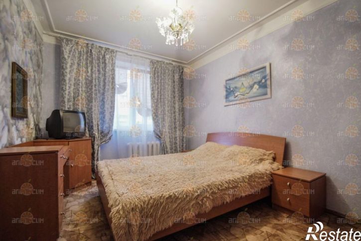 3-комн квартира Космонавтов, 4а