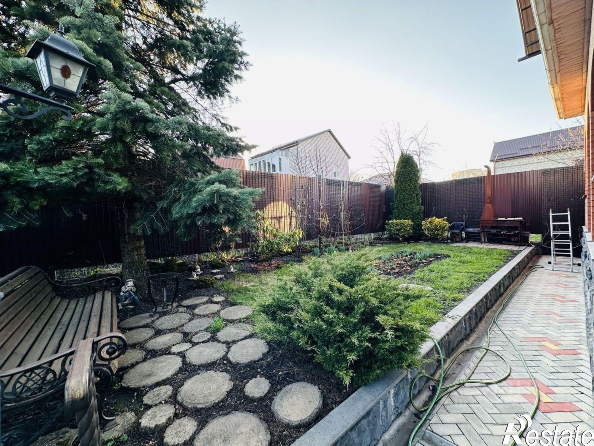 Купить дачу, дом, коттедж за 29 700 000 рублей на ул Лазо, 132