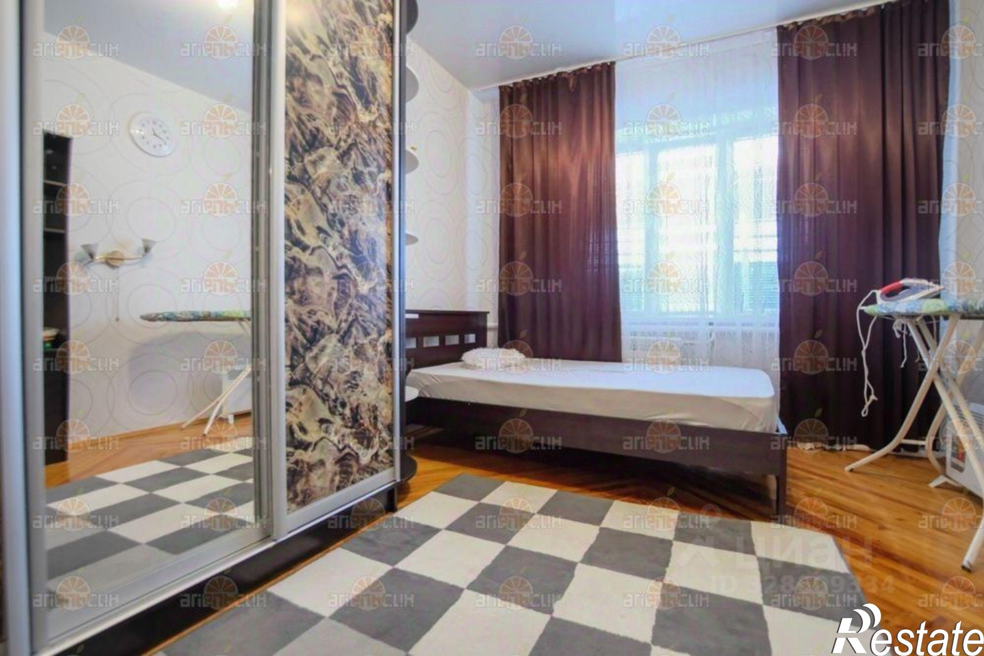 Сдать дачу, дом, коттедж за 35 000 рублей на пер Чкалова, 43