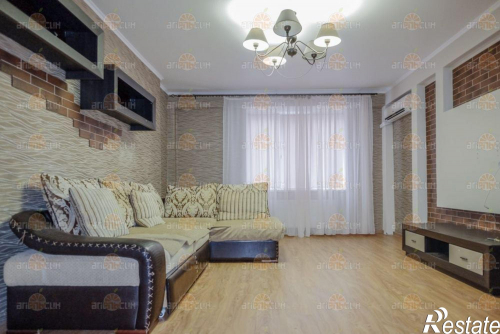 Аренда 2-комн квартиры Макарова, 26б