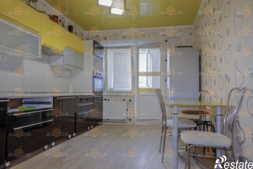 Аренда 2-комн квартиры Макарова, 26б