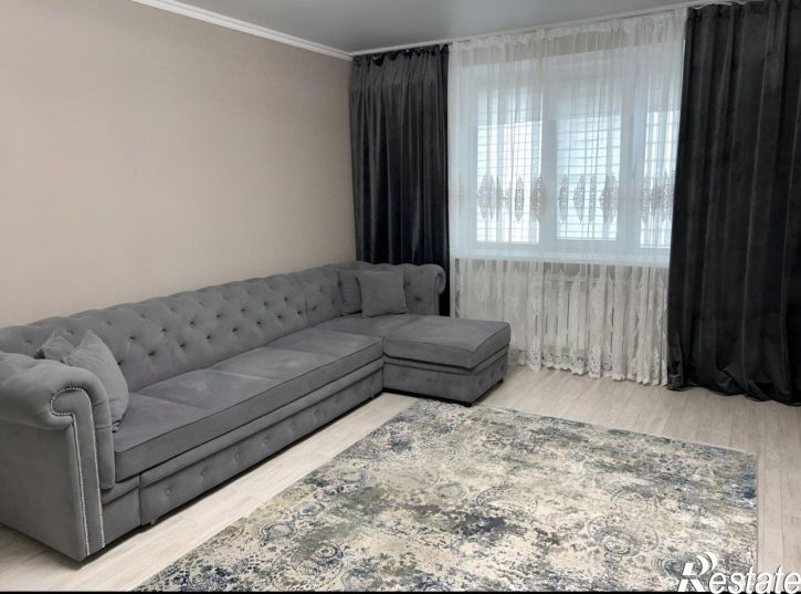 2-комн квартира улица 45-я Параллель, 22,  д. 22