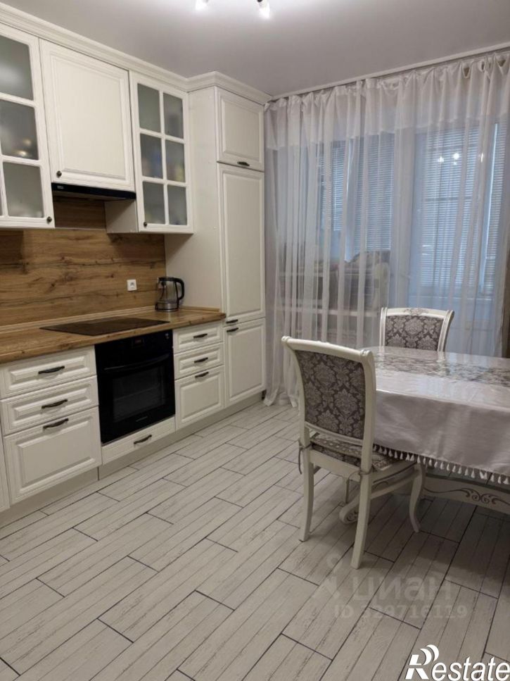 2-комн квартира улица 45-я Параллель, 22,  д. 22