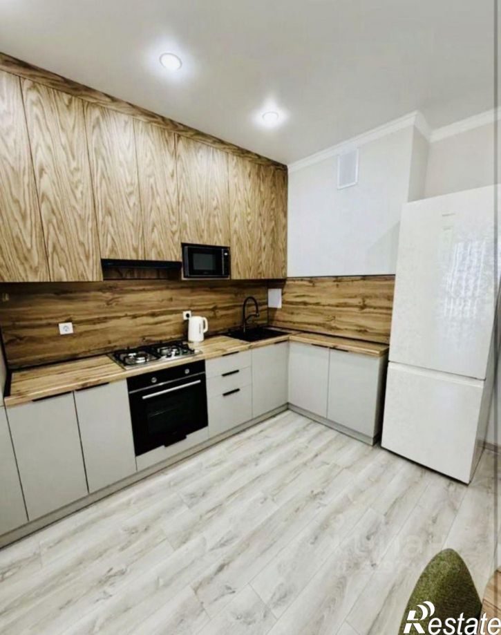 2-комн квартира Российский проспект, 18,  д. 18