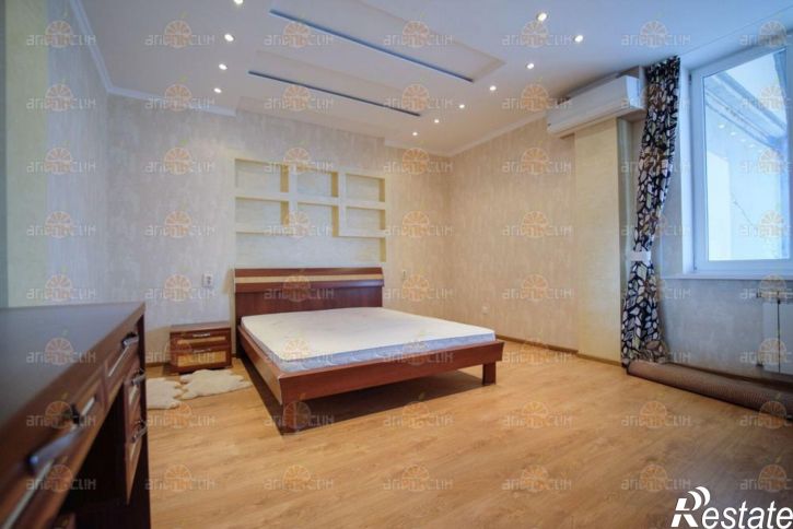 3-комн квартира Ленина, 245