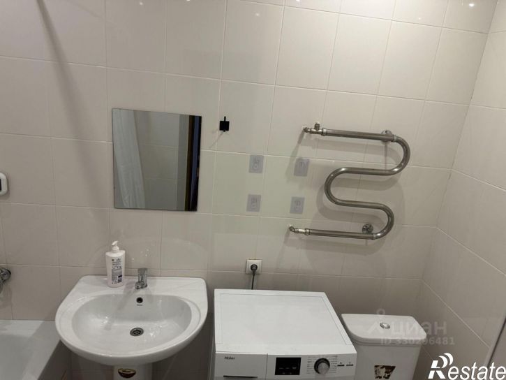 2-комн квартира улица 45-я Параллель, 2,  д. 2
