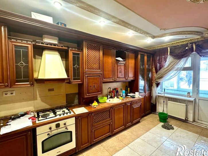 3-комн квартира ул Дзержинского, 2/2,  д. 2/2