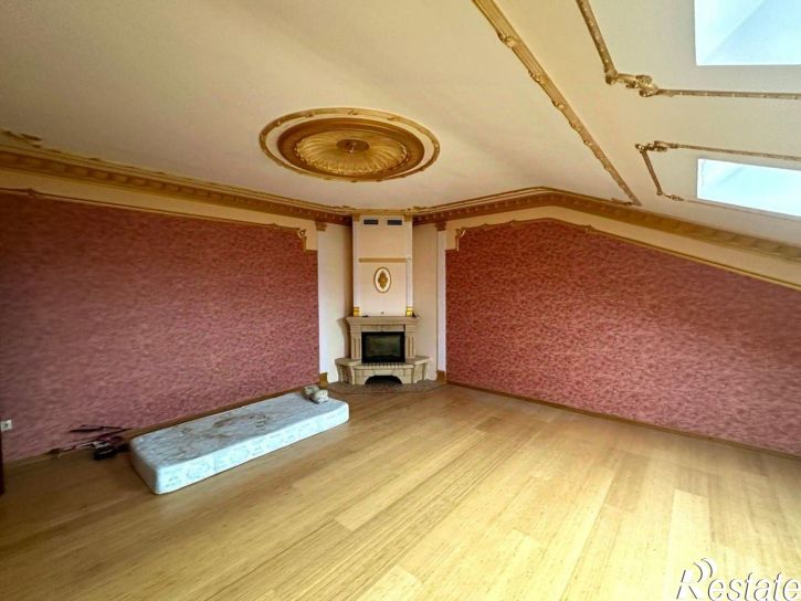3-комн квартира ул Дзержинского, 2/2,  д. 2/2