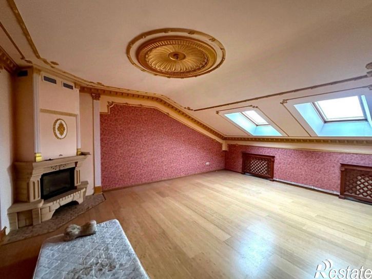 3-комн квартира ул Дзержинского, 2/2,  д. 2/2