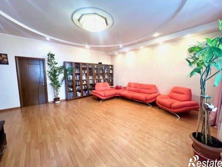 3-комн квартира ул Мира, 282/2,  д. 282/2