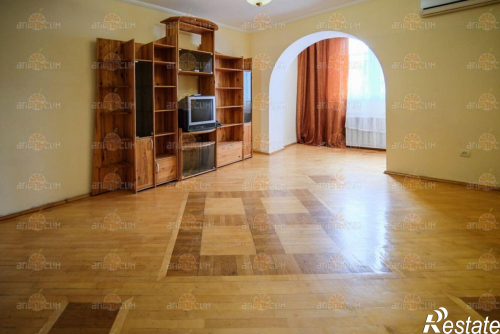 Аренда 3-комн квартиры Добролюбова, 12
