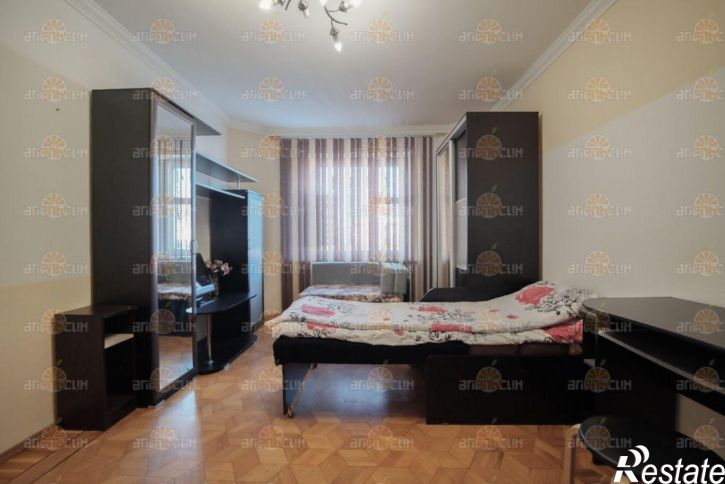 3-комн квартира Дзержинского, 152
