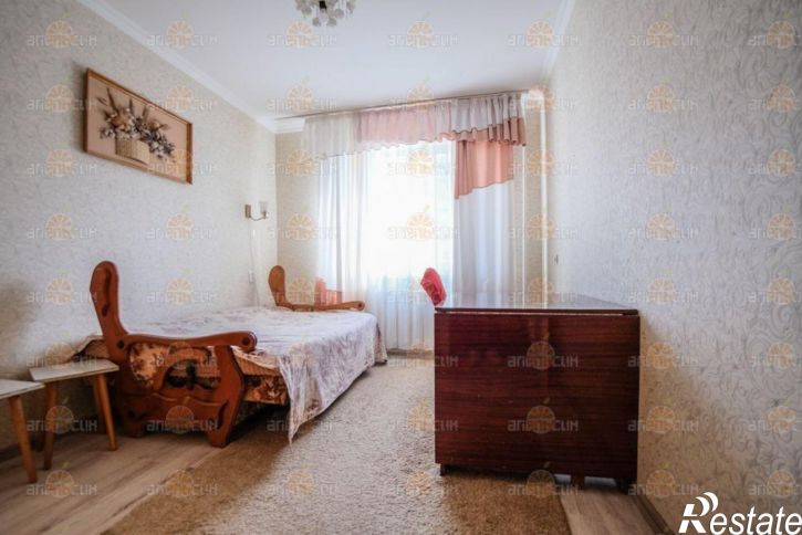 2-комн квартира Юности, 13